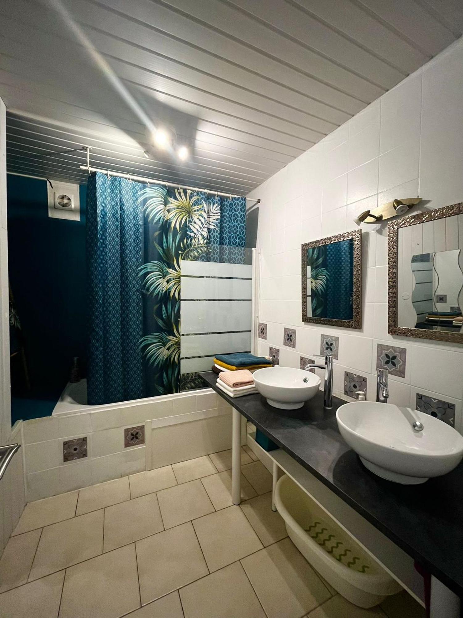 Meuble 3 Etoiles Dans Un Petit Village Du Gers Villecomtal-Sur-Arros Екстериор снимка