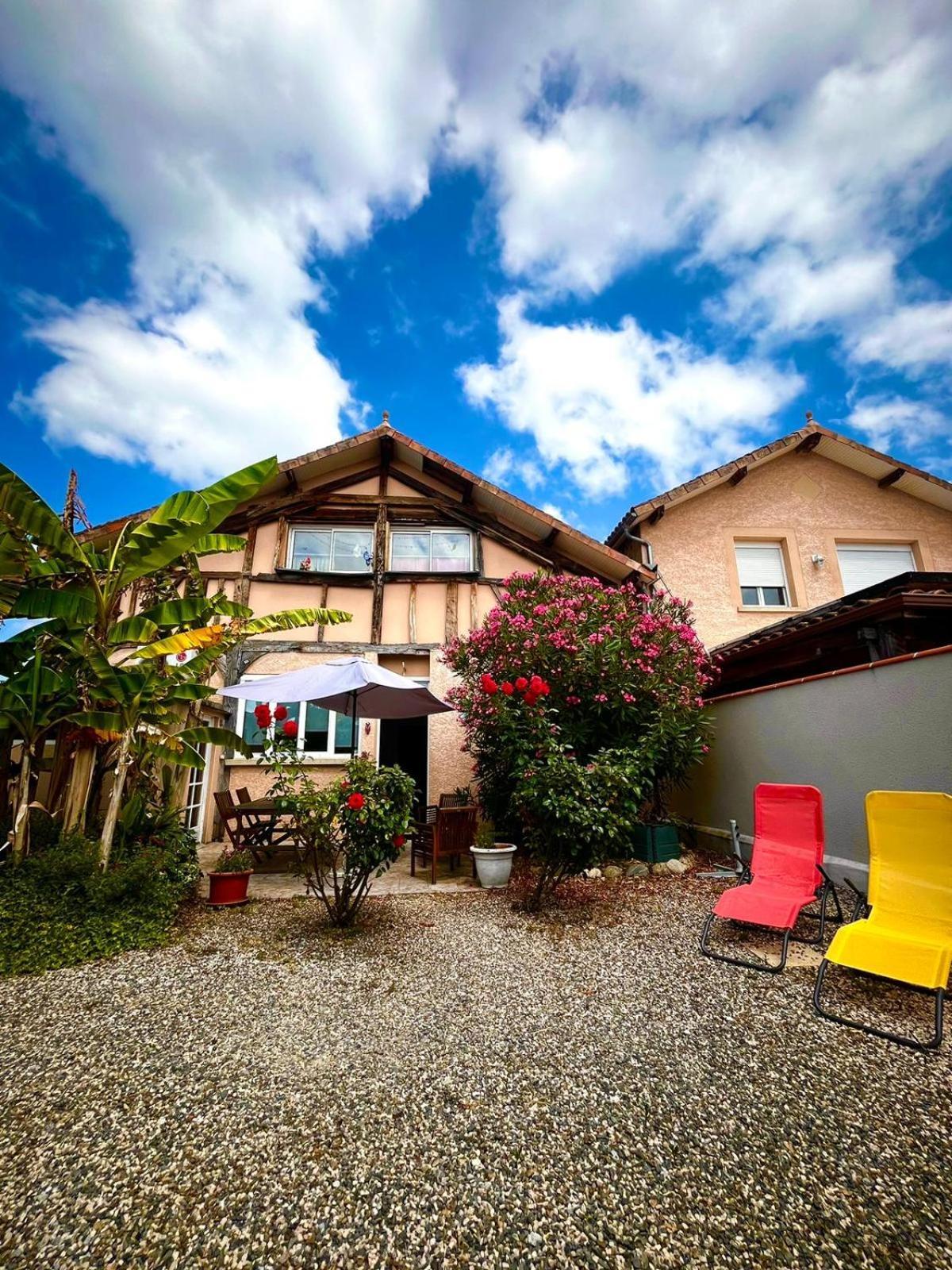 Meuble 3 Etoiles Dans Un Petit Village Du Gers Villecomtal-Sur-Arros Екстериор снимка